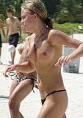 see nude woman at the beach 13 fotos